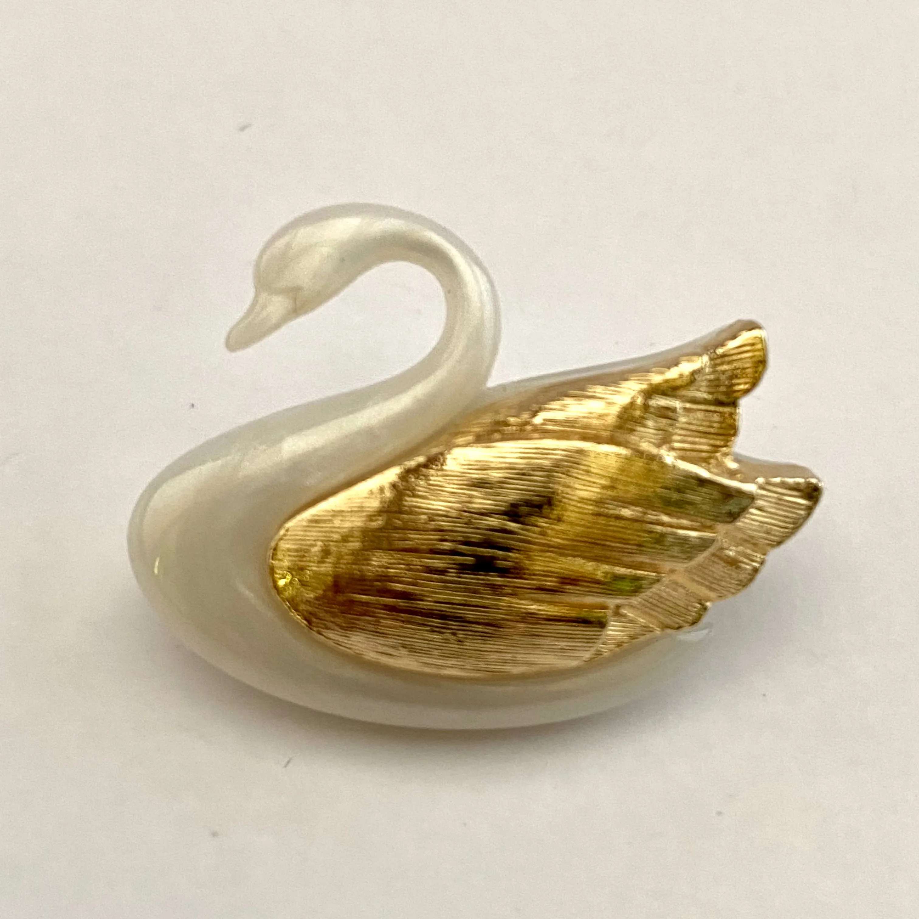 1985 Avon Graceful Swan Pin