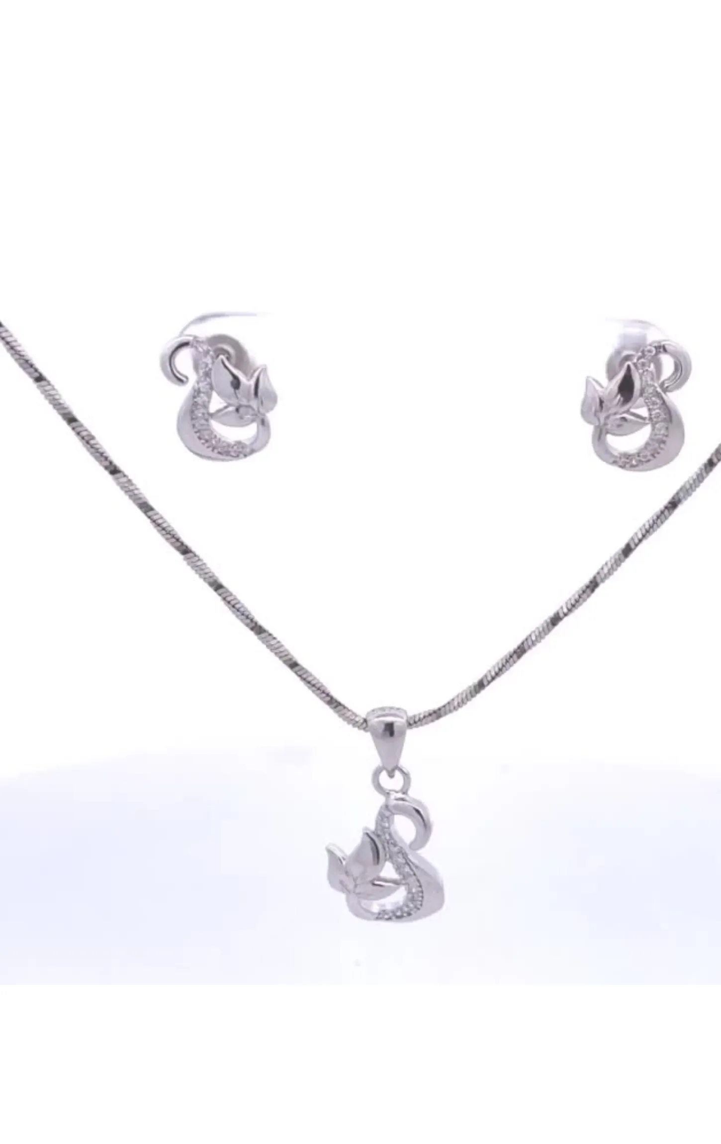 925 Sterling Silver Graceful Swan Pendant Set