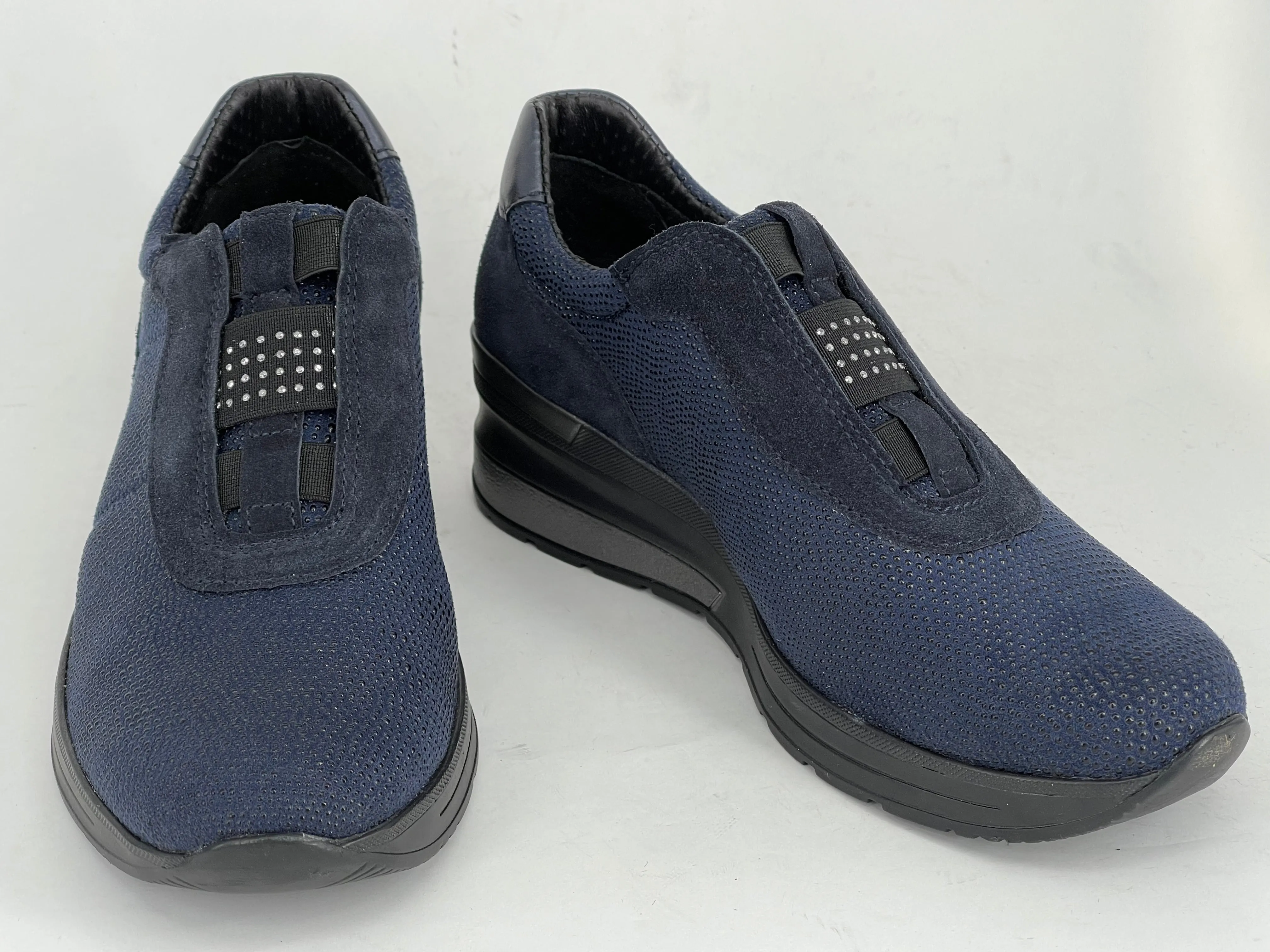 Aco Comfort Ajay available in 2 colours