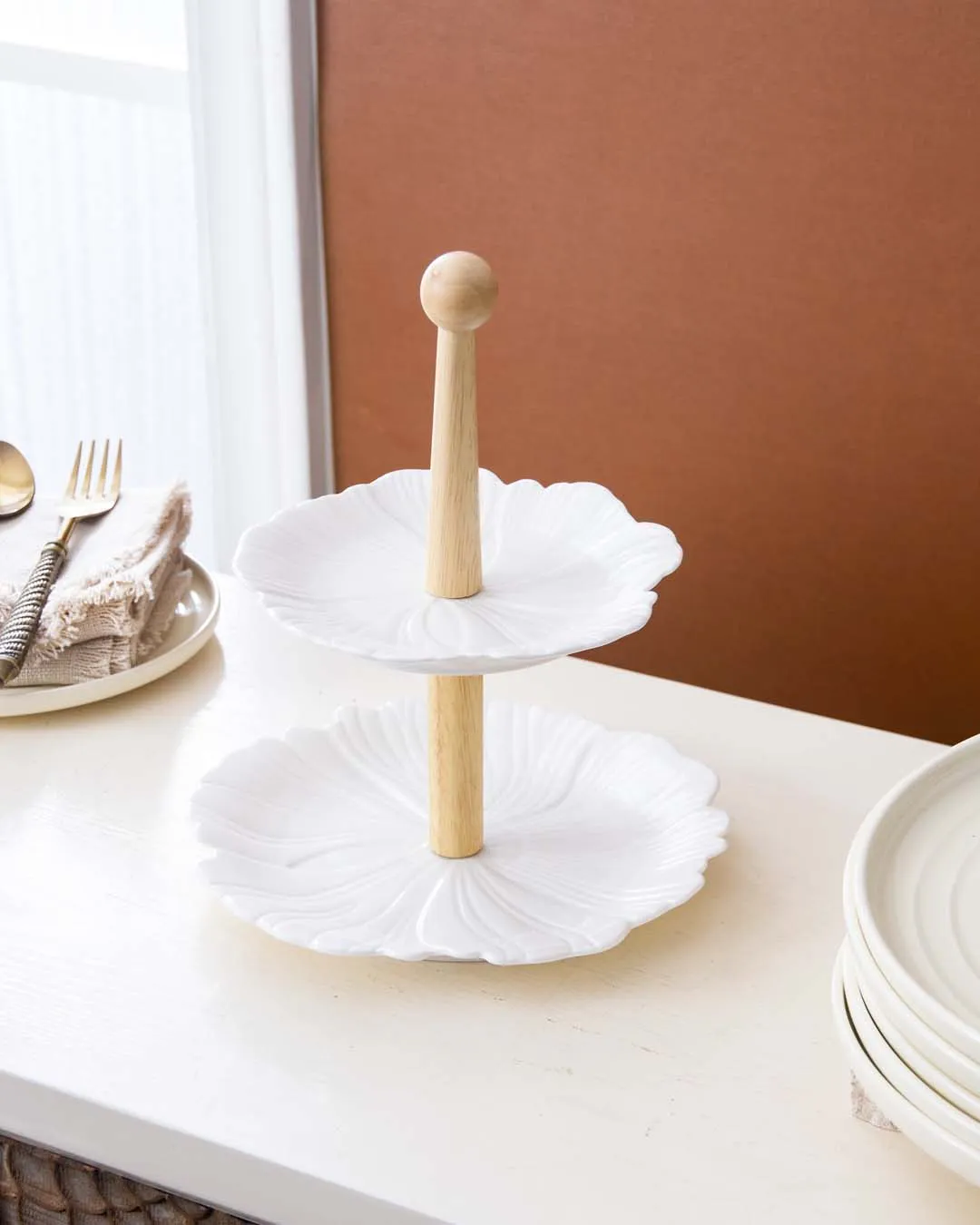 All White 2-Tier Cake Stand