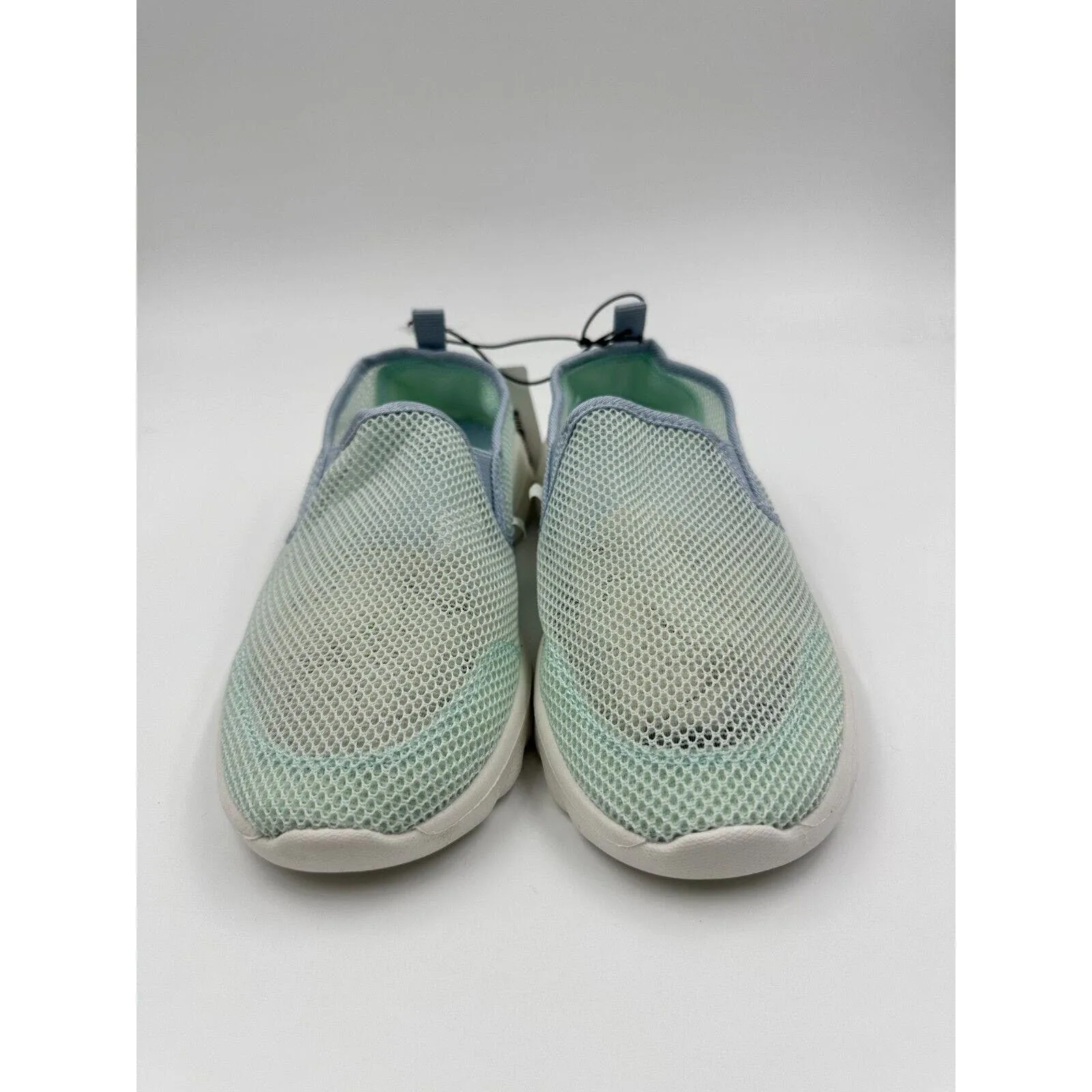 Big Kids Size 5 Sea Foam Water Shoes