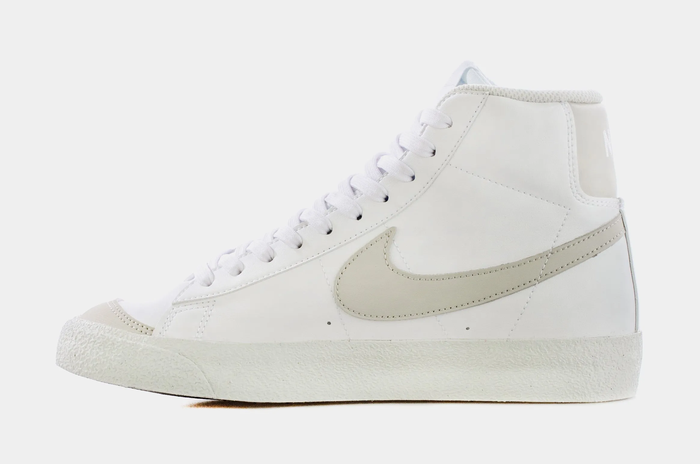 Blazer Mid ’77 Grade School Lifestyle Shoes (White)