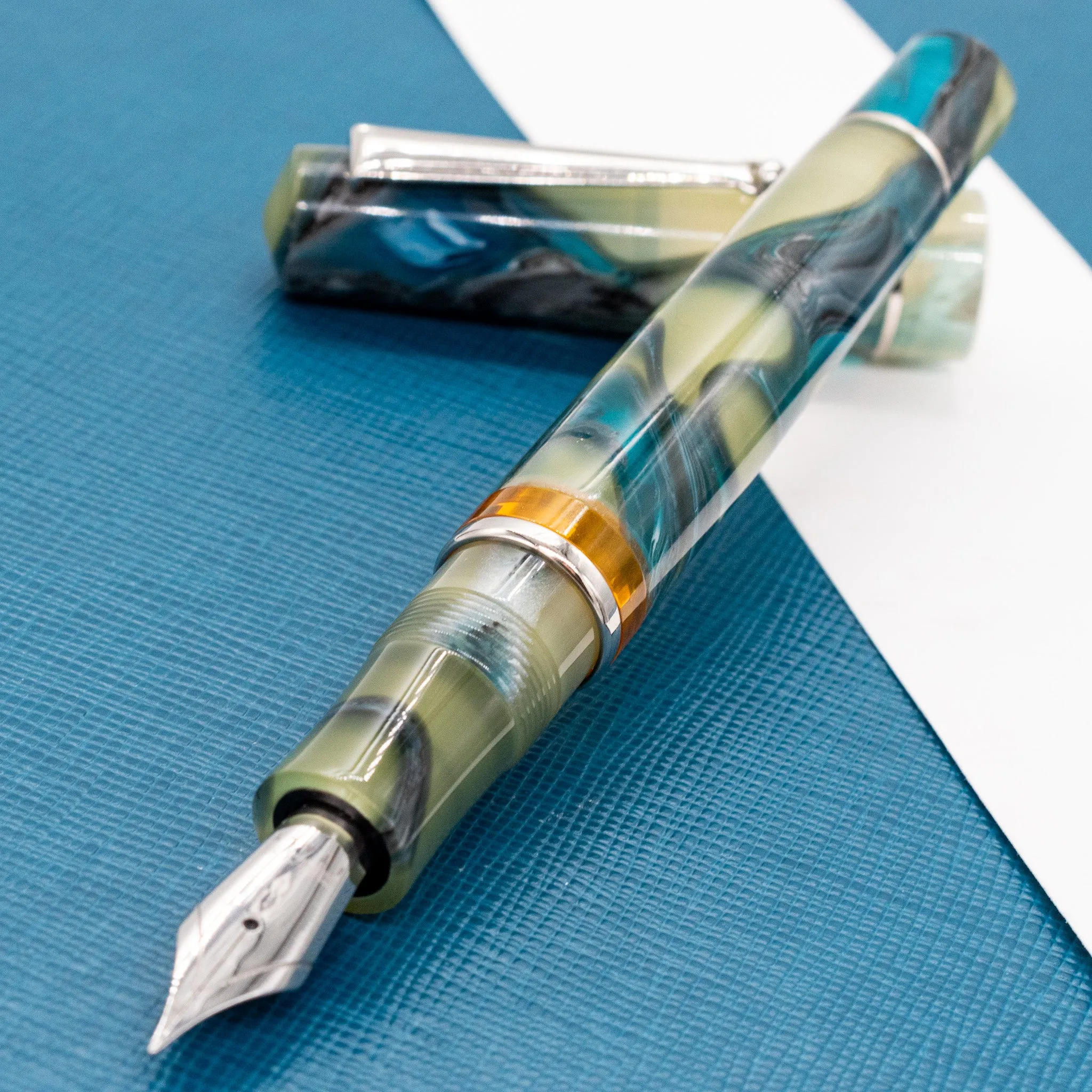 Delta Duna Fountain Pen - Horizon Yellow with Palladium Trim