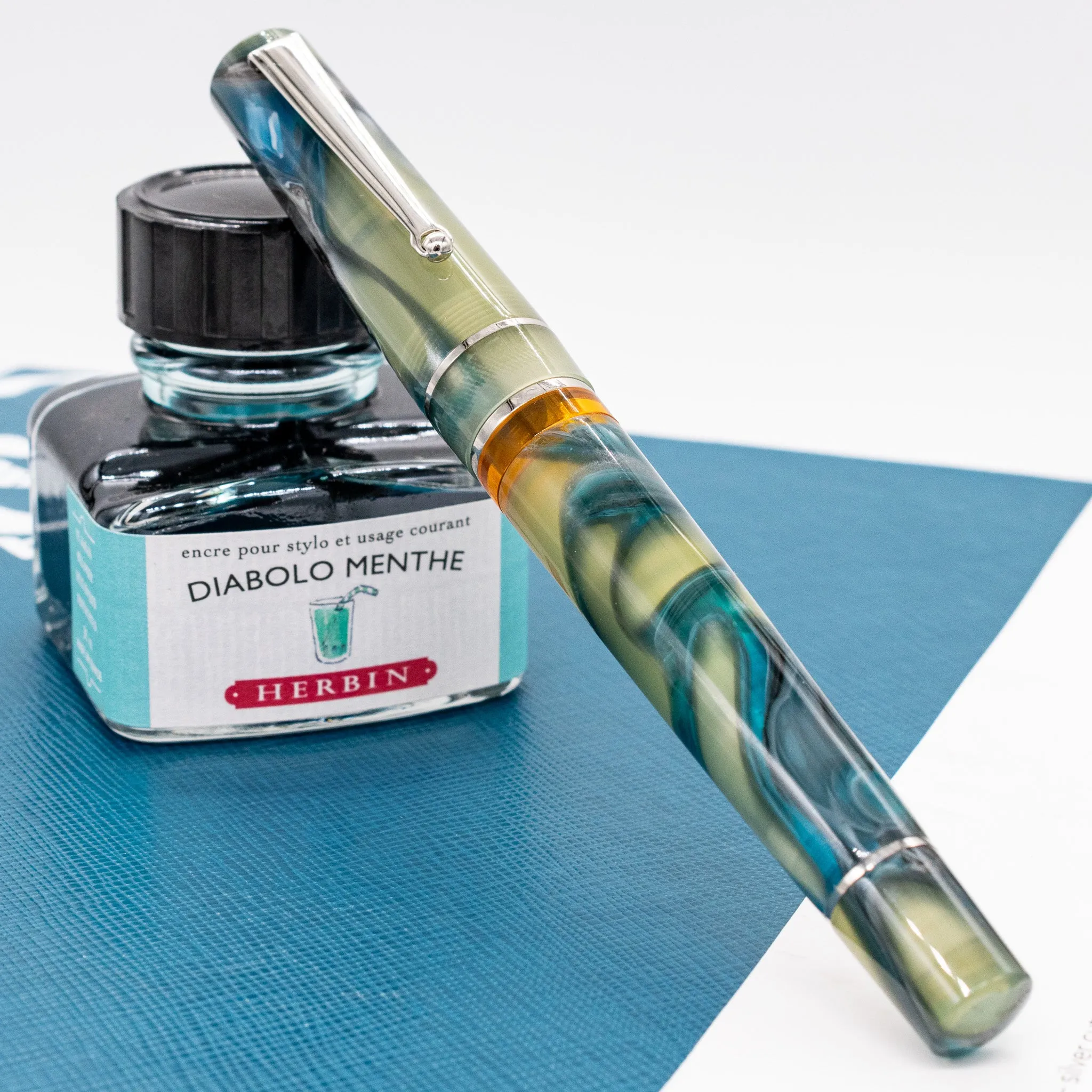 Delta Duna Fountain Pen - Horizon Yellow with Palladium Trim