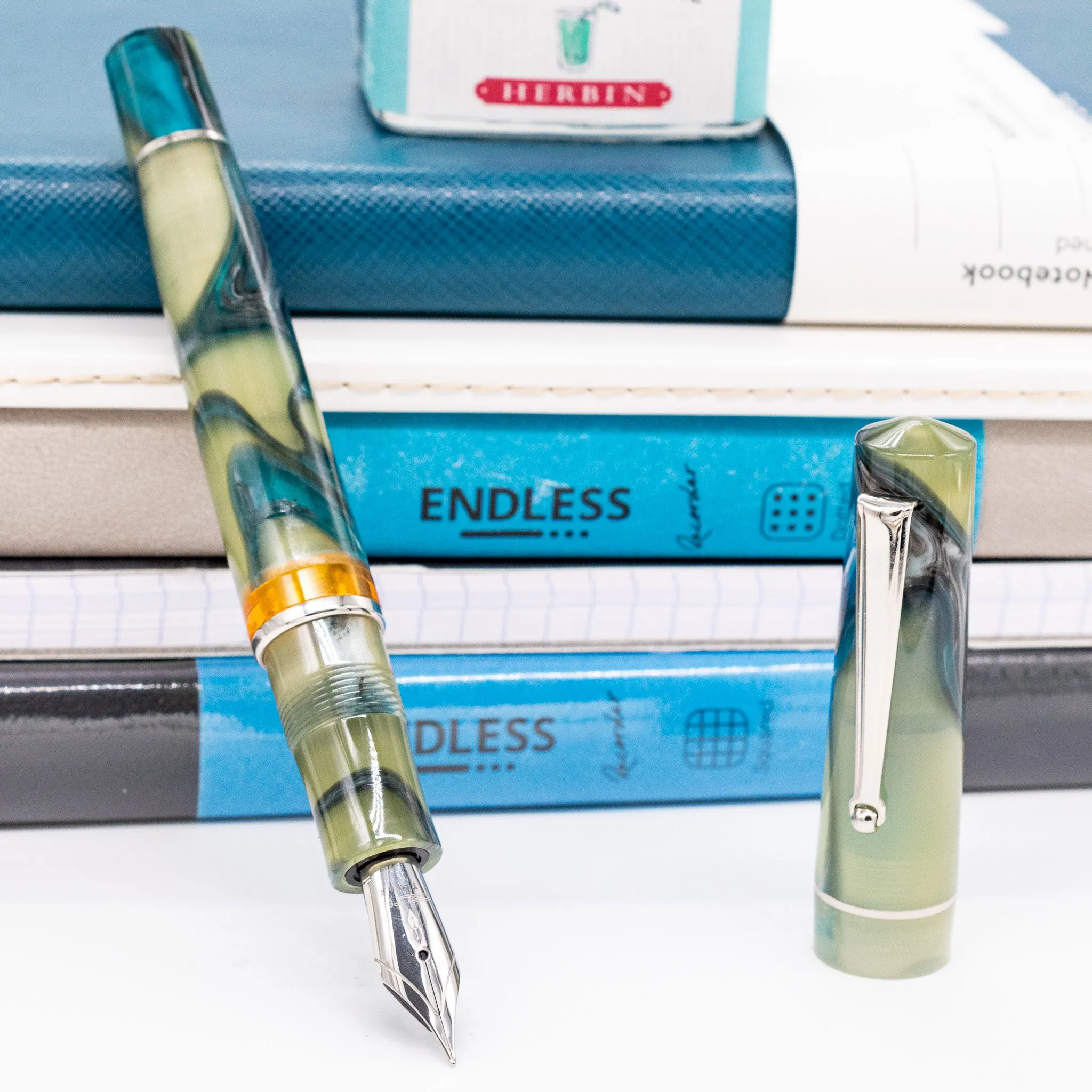 Delta Duna Fountain Pen - Horizon Yellow with Palladium Trim