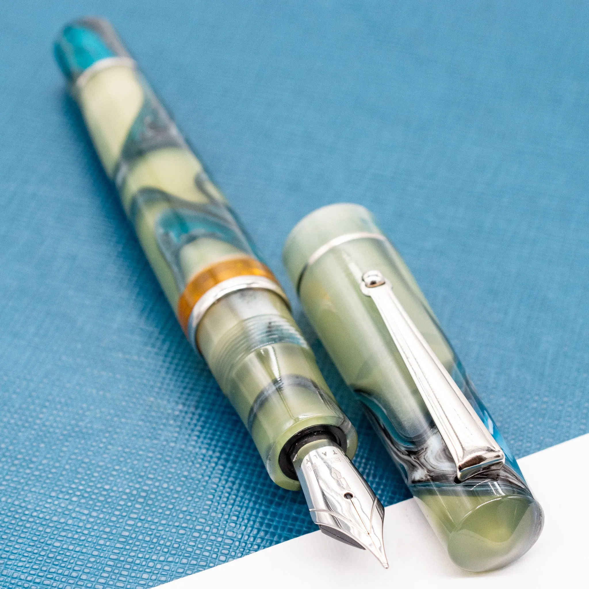 Delta Duna Fountain Pen - Horizon Yellow with Palladium Trim