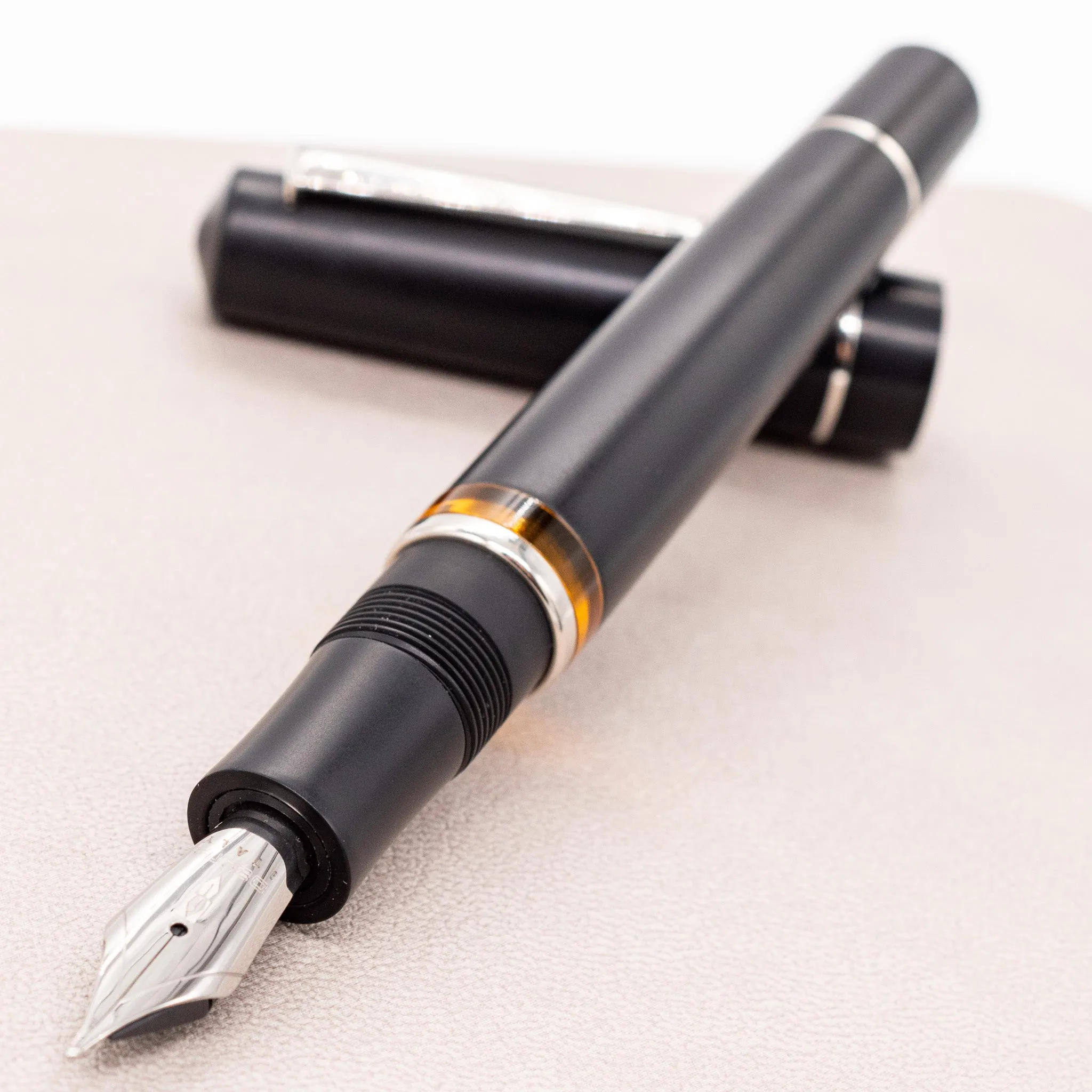 Delta Duna Fountain Pen - Matte Black with Palladium Trim