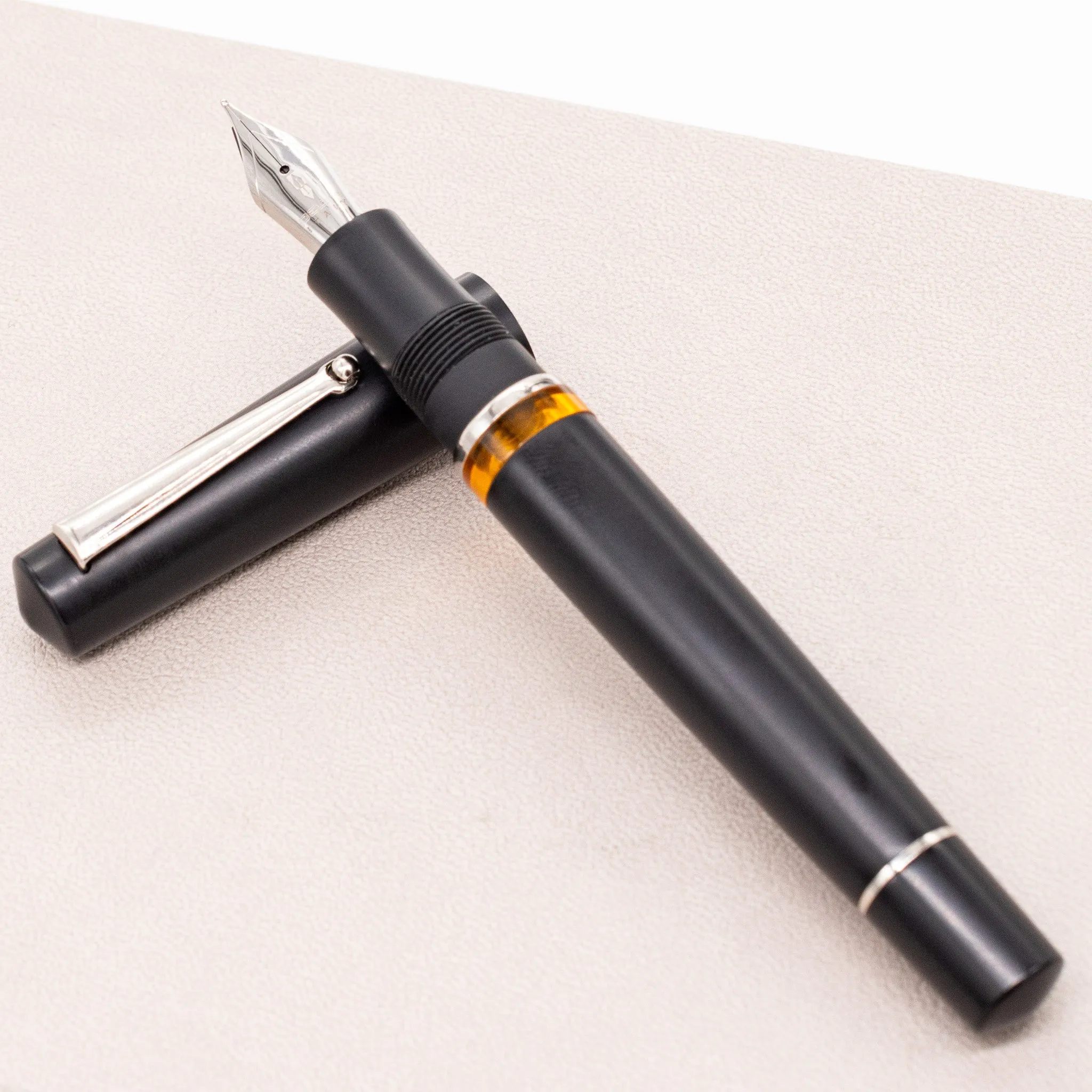 Delta Duna Fountain Pen - Matte Black with Palladium Trim