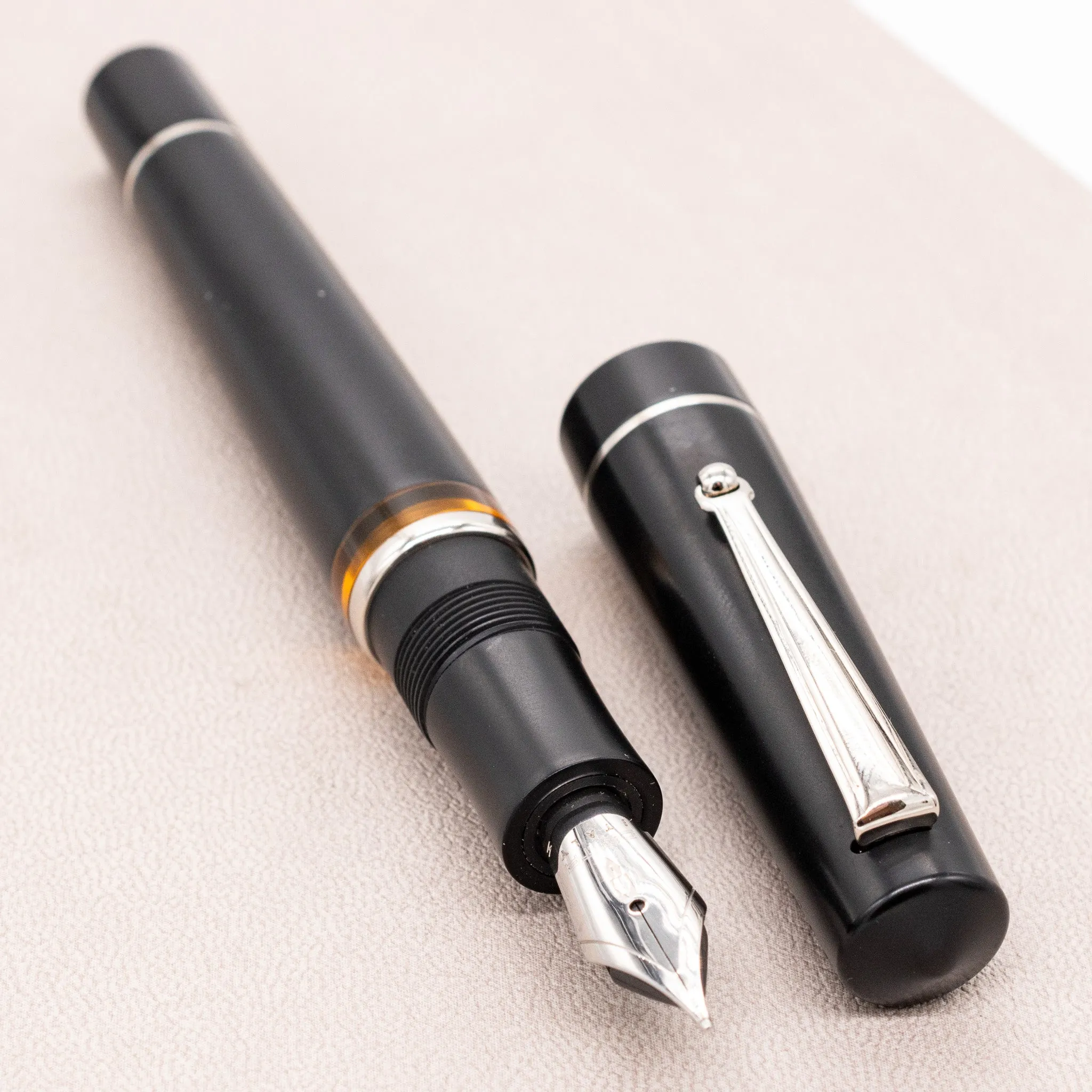 Delta Duna Fountain Pen - Matte Black with Palladium Trim