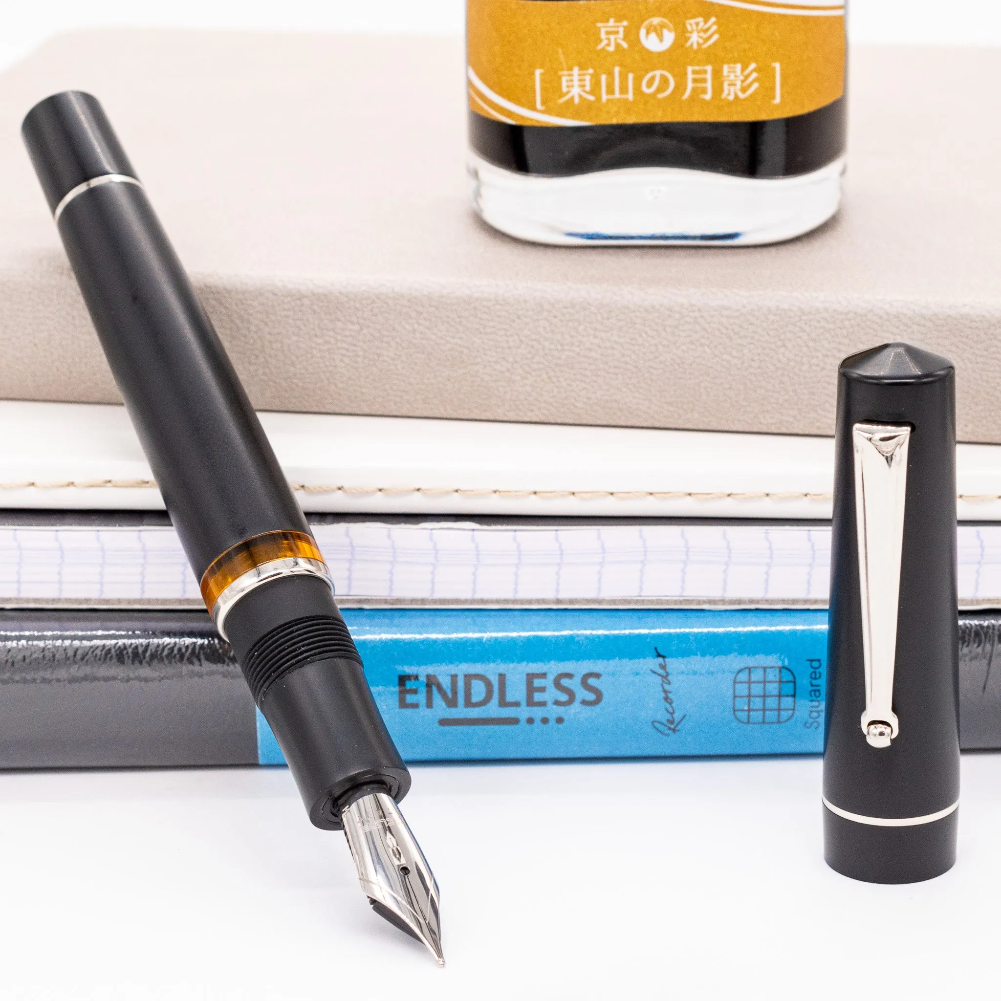 Delta Duna Fountain Pen - Matte Black with Palladium Trim