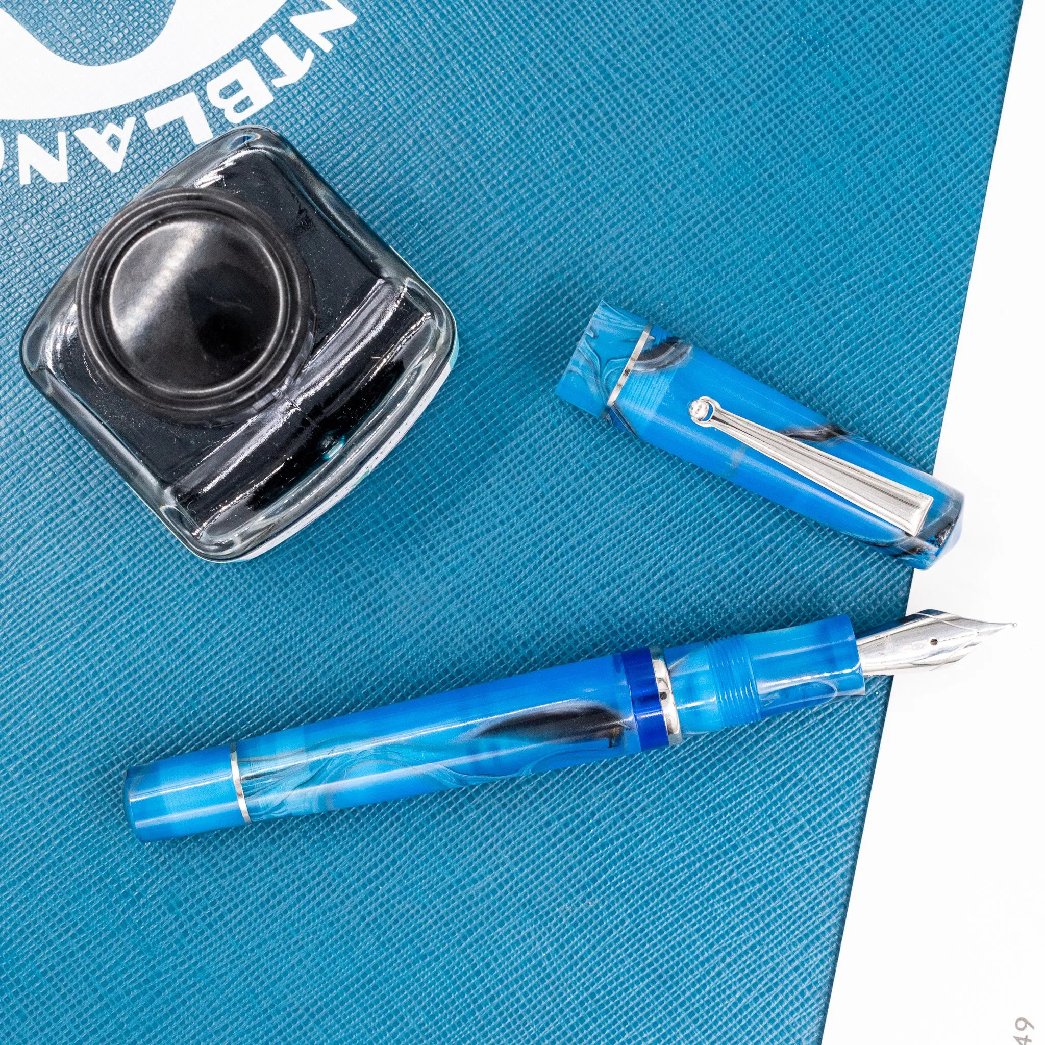 Delta Duna Fountain Pen - Oasis Blue with Palladium Trim