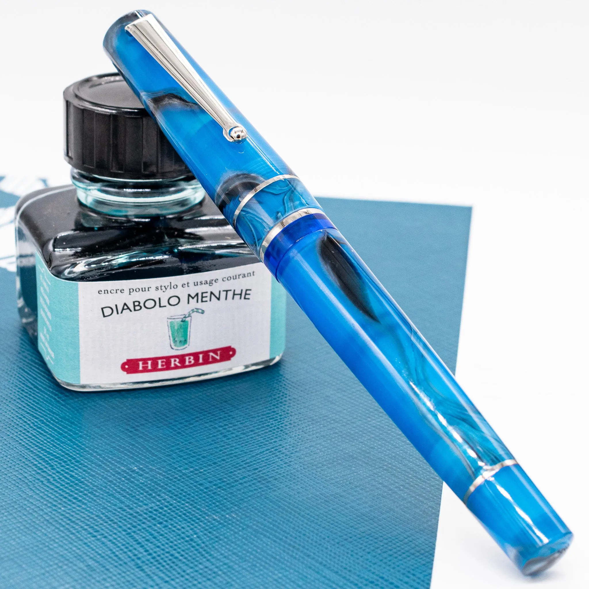 Delta Duna Fountain Pen - Oasis Blue with Palladium Trim