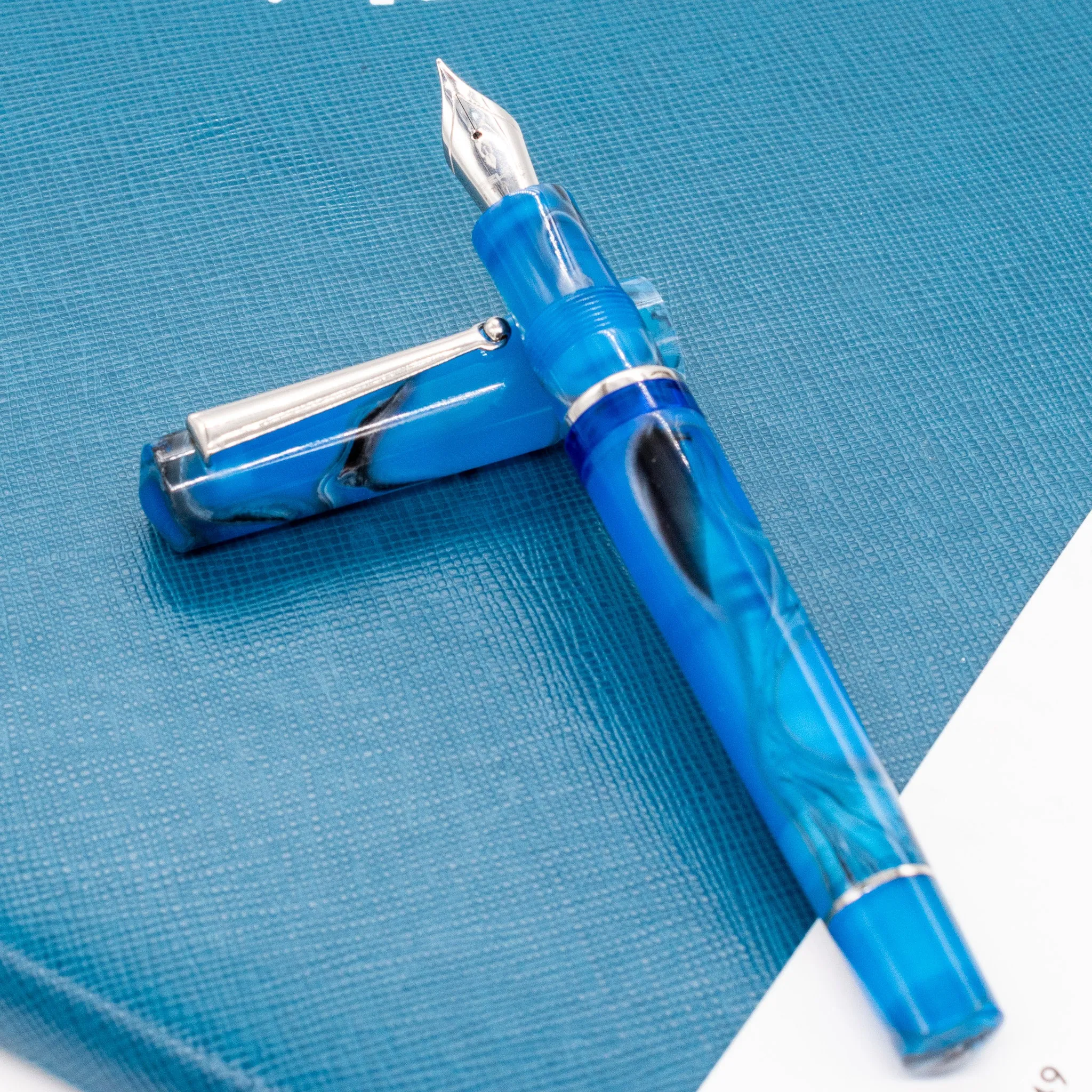 Delta Duna Fountain Pen - Oasis Blue with Palladium Trim