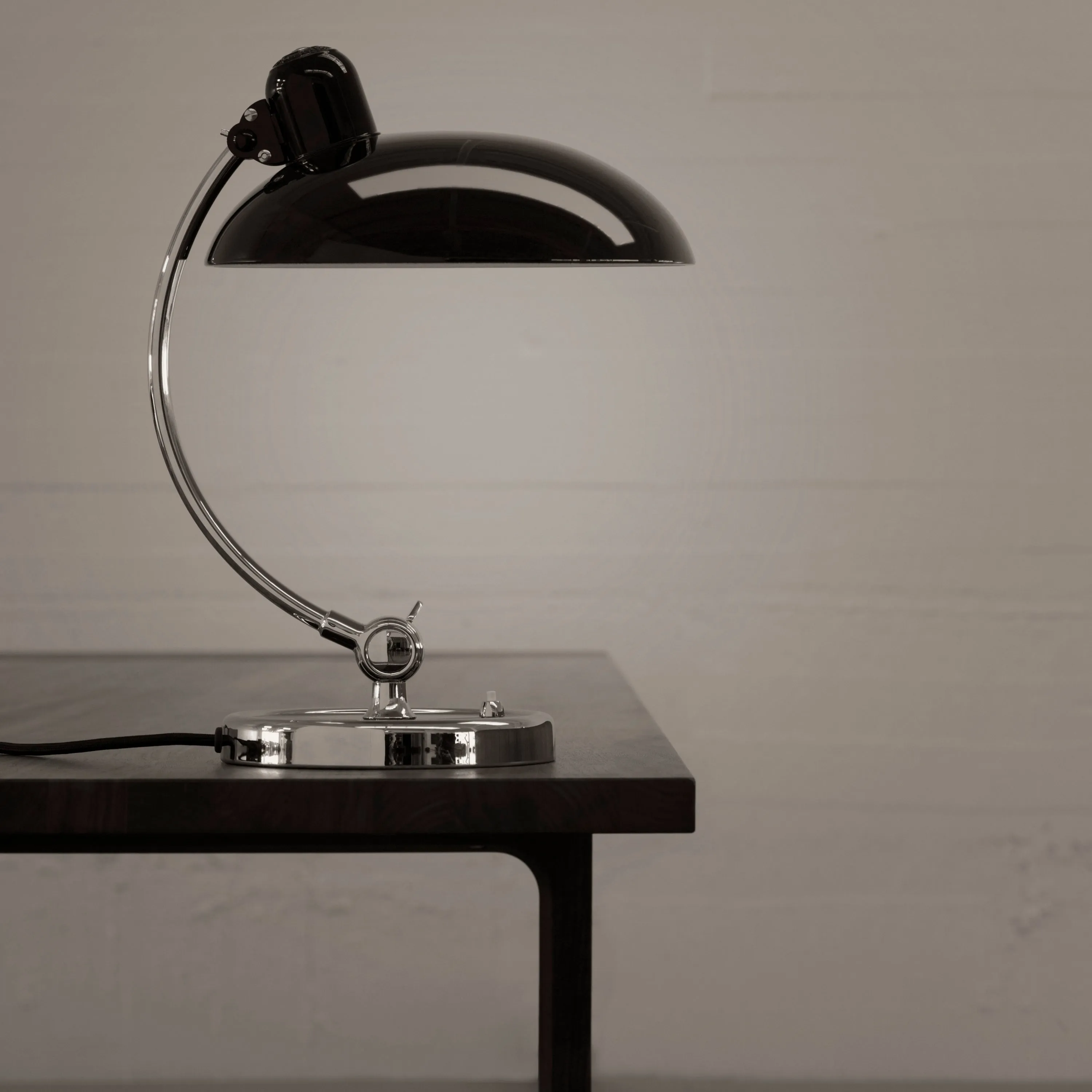 Fritz Hansen Kaiser Idell™ Table Lamp Large