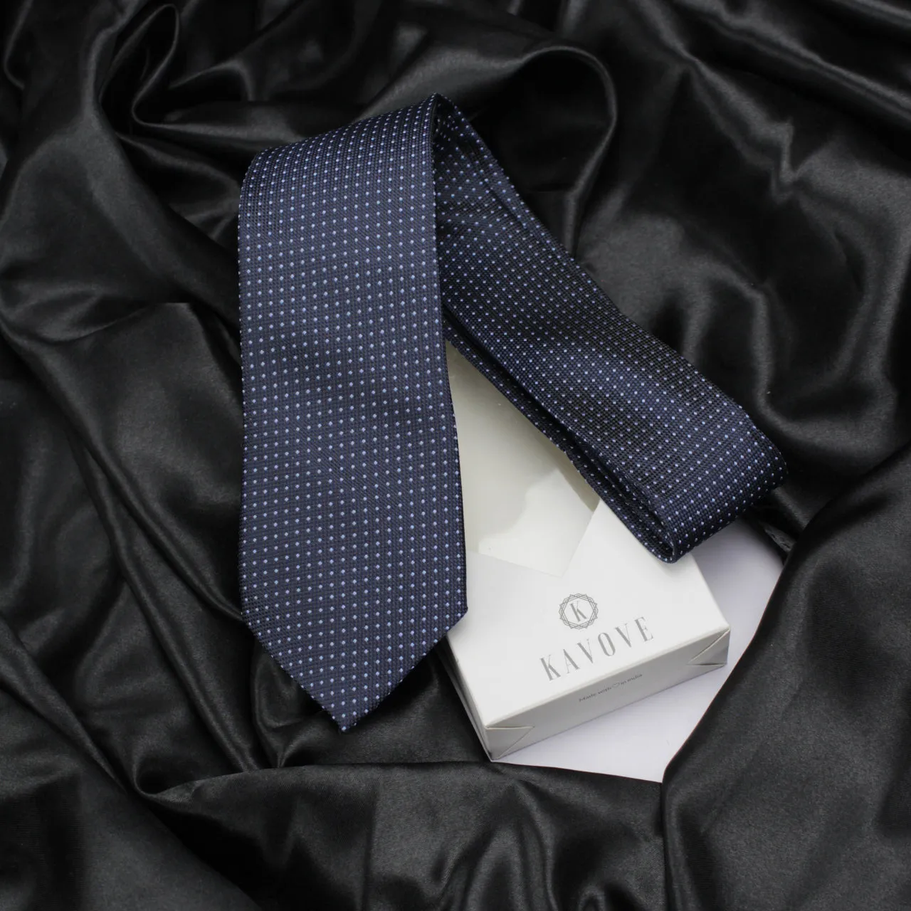 Kovove Graceful Blue Polka Dot Neck Tie For Men