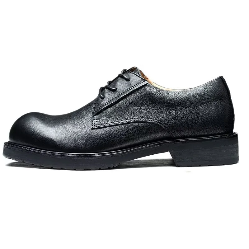 Lavish LeatherLux Round Toe Casual Shoes