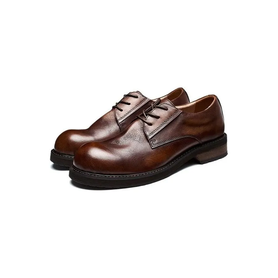 Lavish LeatherLux Round Toe Casual Shoes