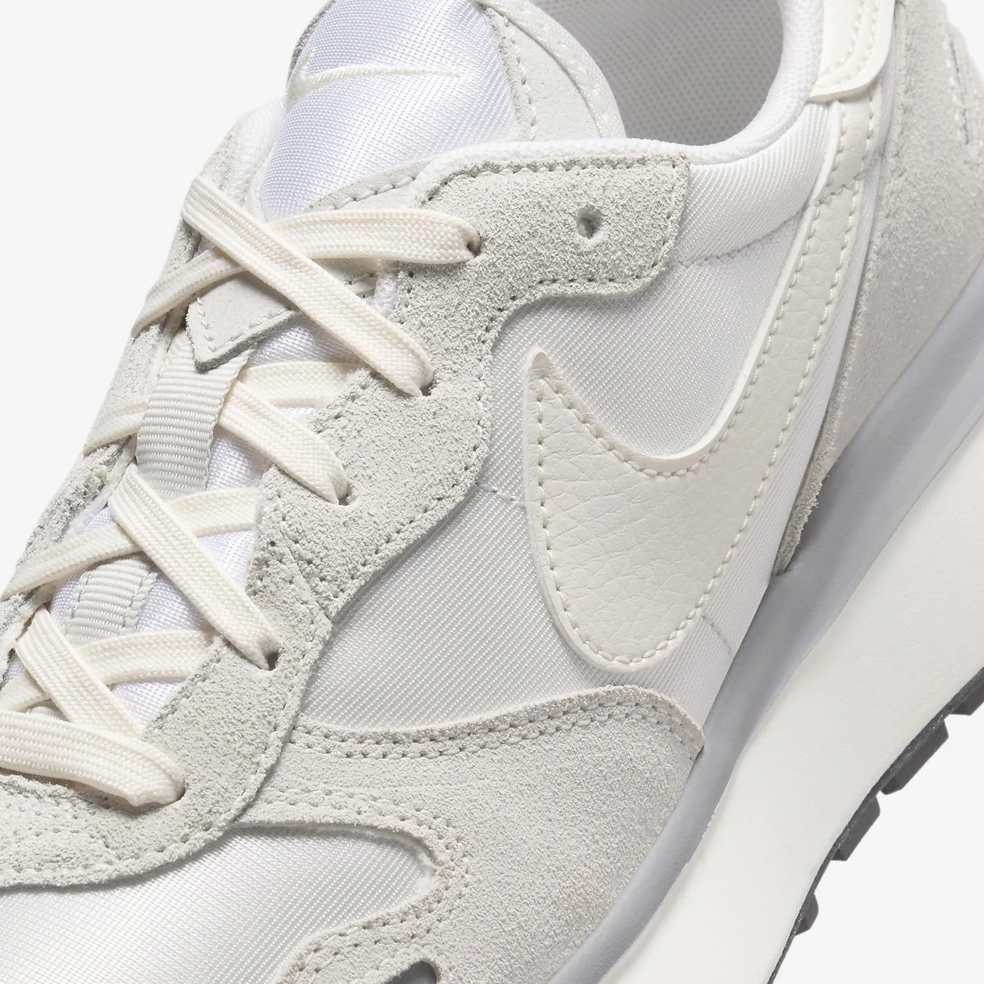 Nike | WMN'S PHOENIX WAFFLE  { PLATINUM TINT/PALE IVORY-SUMMIT WHITE