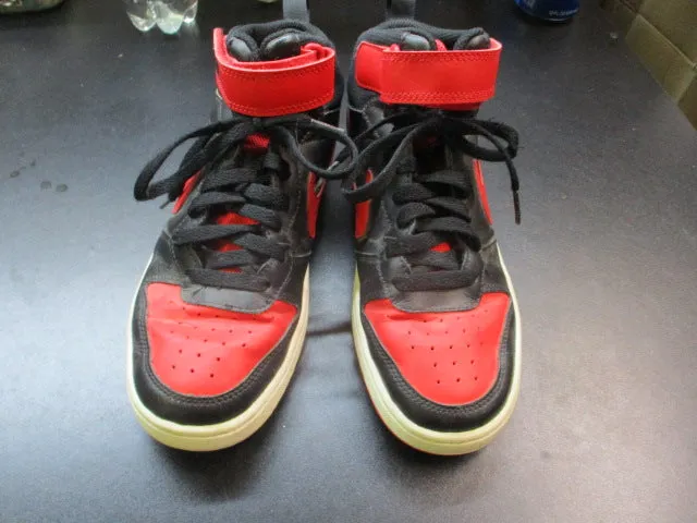 Used Nike Basketball Shoes Size 5.5